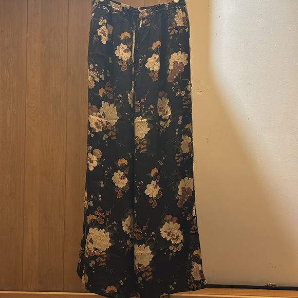 Mango like new with pockets wide leg pants - Picture 3 of 7